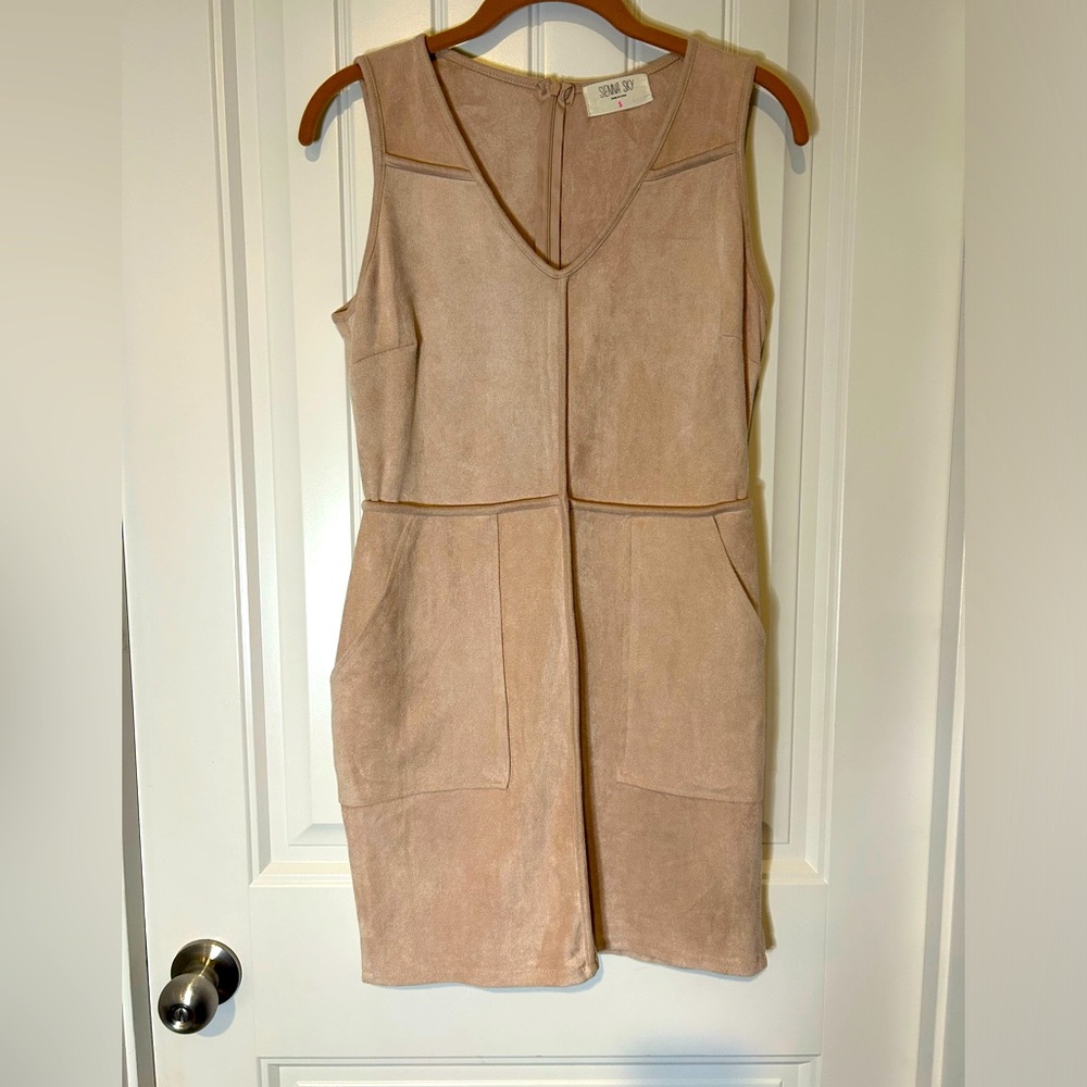 Sienna Sky Tan Sleeveless Jumper Dress - size small